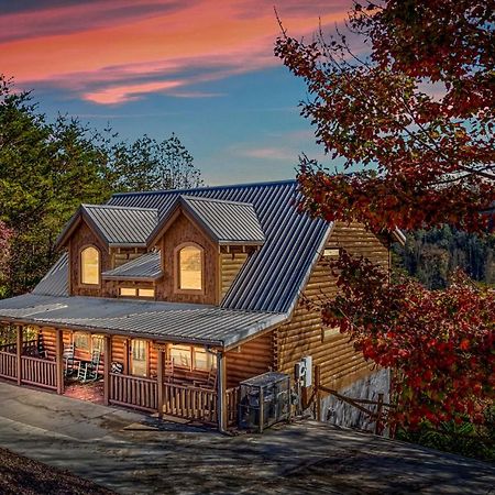 Bearfoot Pines - True Log Cabin - Wi-Fi, Hot Tub, Fishing, Deck With Views! - Mins To Pf Sevierville Luaran gambar