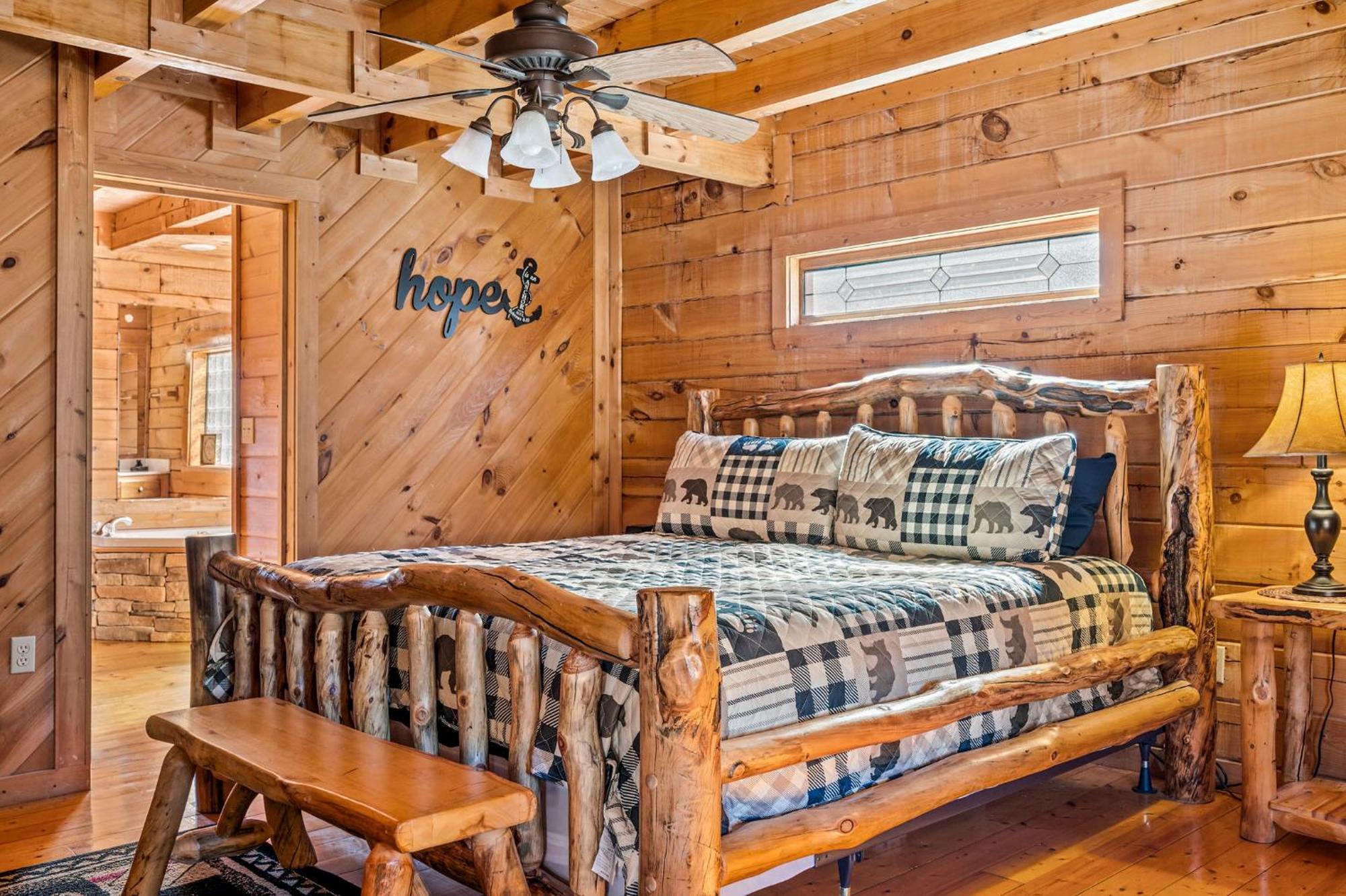 Bearfoot Pines - True Log Cabin - Wi-Fi, Hot Tub, Fishing, Deck With Views! - Mins To Pf Sevierville Luaran gambar