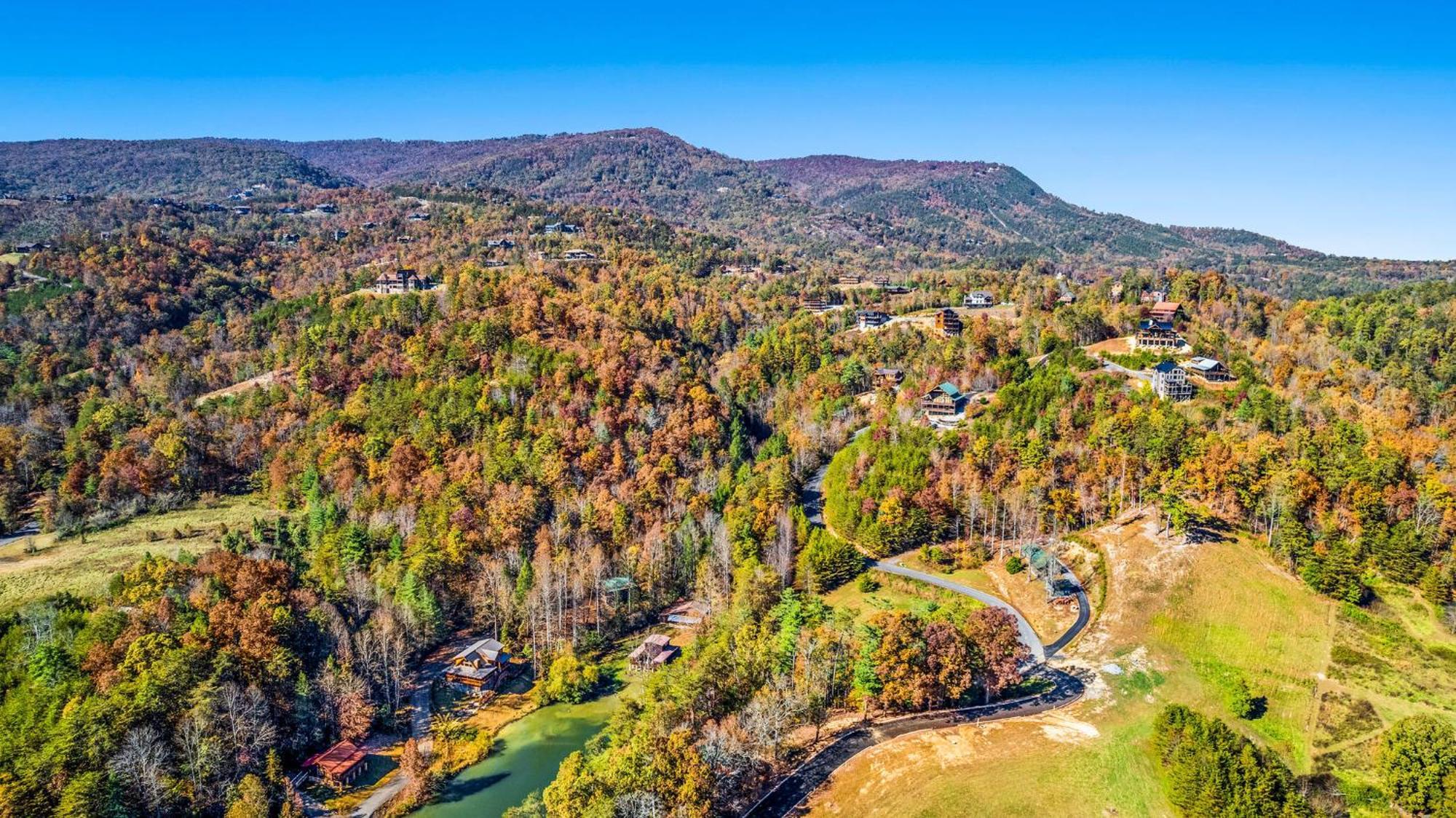 Bearfoot Pines - True Log Cabin - Wi-Fi, Hot Tub, Fishing, Deck With Views! - Mins To Pf Sevierville Luaran gambar