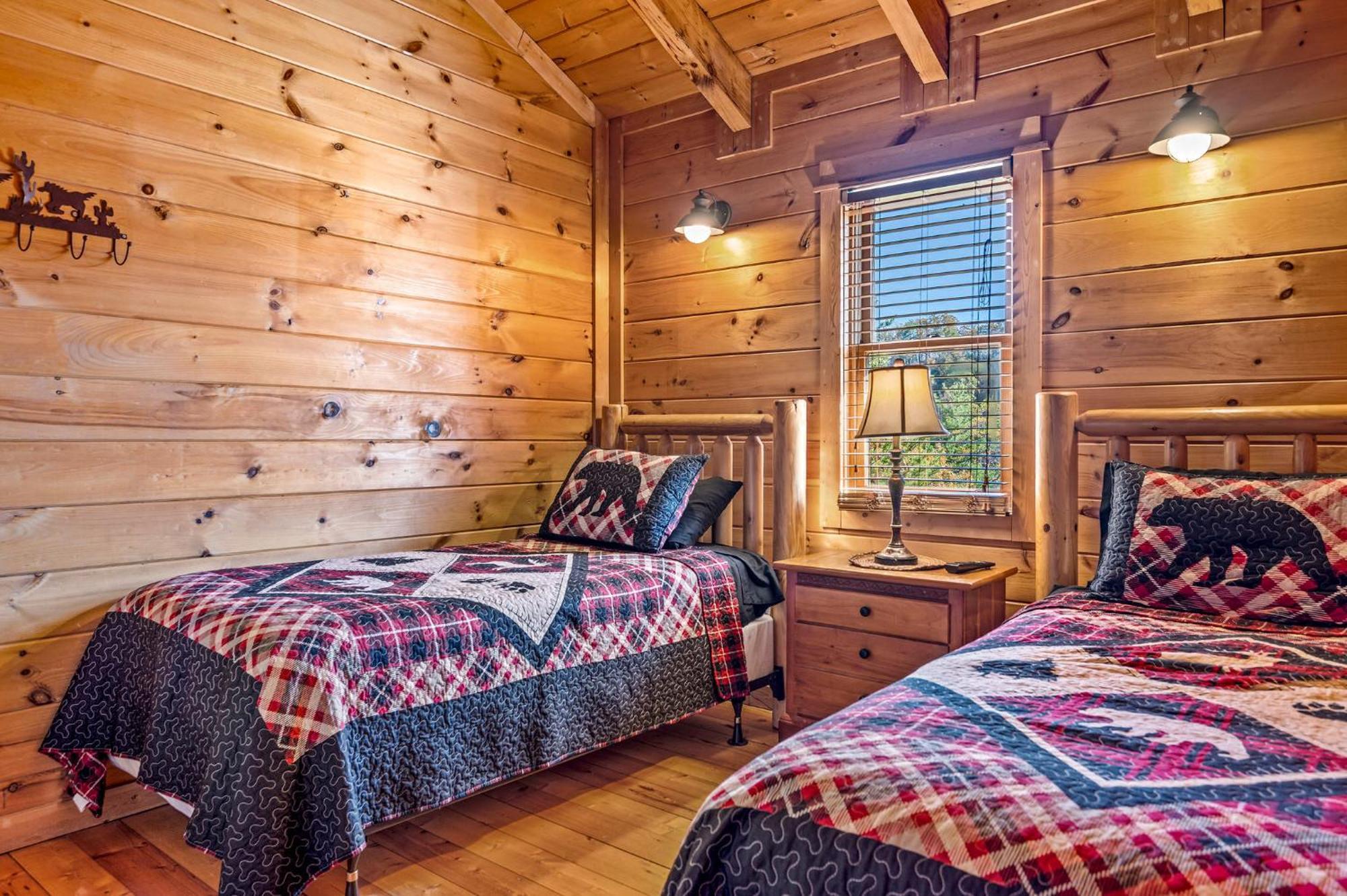 Bearfoot Pines - True Log Cabin - Wi-Fi, Hot Tub, Fishing, Deck With Views! - Mins To Pf Sevierville Luaran gambar