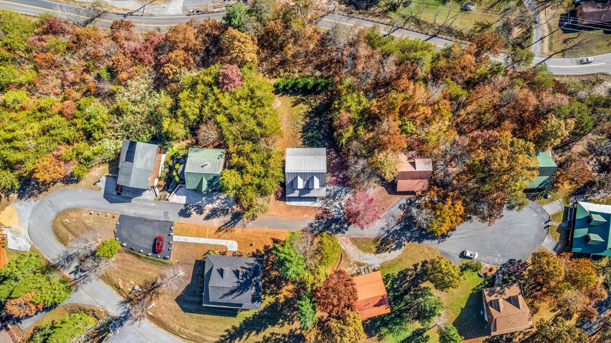 Bearfoot Pines - True Log Cabin - Wi-Fi, Hot Tub, Fishing, Deck With Views! - Mins To Pf Sevierville Luaran gambar