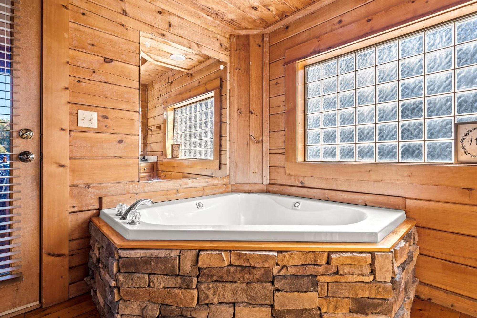 Bearfoot Pines - True Log Cabin - Wi-Fi, Hot Tub, Fishing, Deck With Views! - Mins To Pf Sevierville Luaran gambar