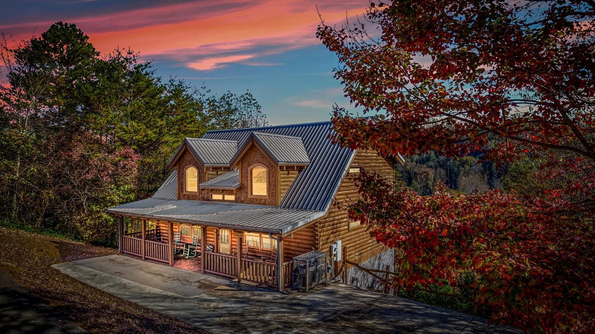 Bearfoot Pines - True Log Cabin - Wi-Fi, Hot Tub, Fishing, Deck With Views! - Mins To Pf Sevierville Luaran gambar